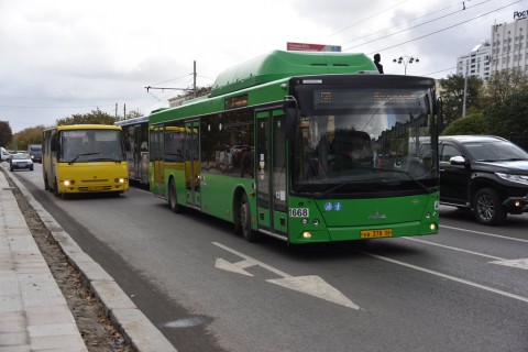 В Екатеринбурге 11 автобусов меняют маршруты. Схемы