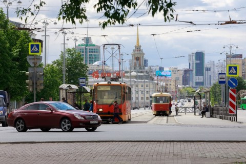 ​В Екатеринбурге закроют движение транспорта по проспекту Ленина
