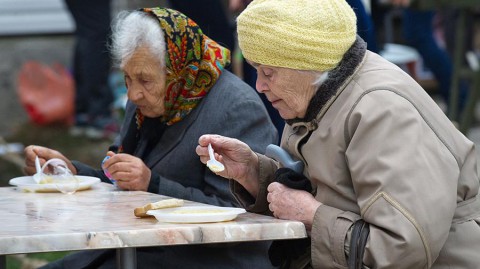 Фастфуд для пенсионеров разрабатывают в России