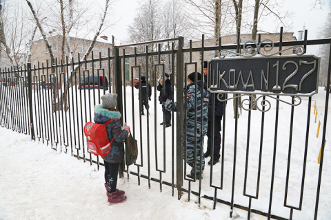 Пенсионеры поражены трагедиями в российских школах