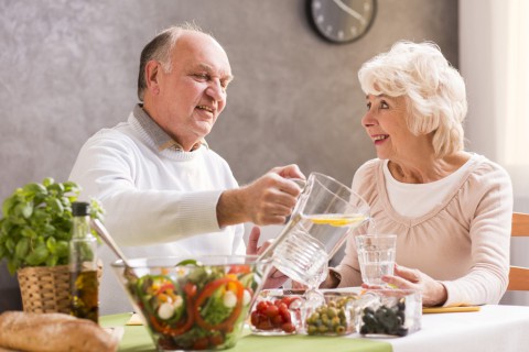 Как нужно питаться пожилым, чтобы быть здоровыми