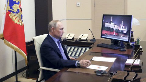 Путин: энергетика столкнулась с серьезными потрясениями