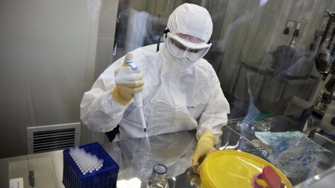 В России стартуют испытания вакцины от коронавируса