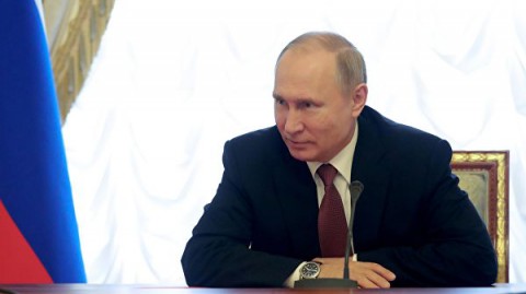 Путин поручил следить за тарифами на вывоз мусора