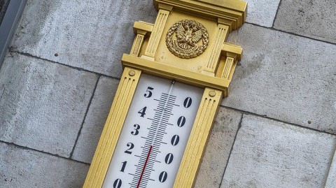 Синоптик призвал не ждать тепла в России до лета