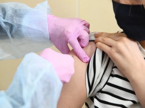 Главный терапевт РФ рассказала о побочных эффектах после вакцинации