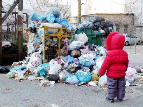 ​Пенсионеров обошли: с детей снимут плату за мусор