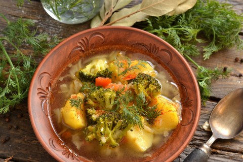 Постный суп с картошкой и брокколи
