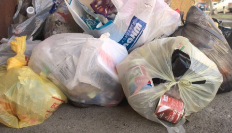 Тарифы на вывоз мусора утвердили в Свердловской области
