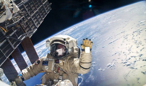 Сколько зарабатывают космонавты?