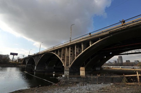 В Екатеринбурге ещё три раза закроют Макаровский мост